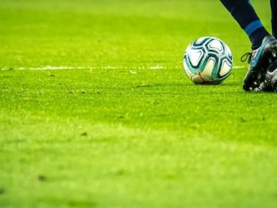 imgi_17_photo-1574629810360-7efbbe195018